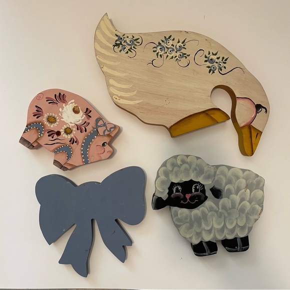 Vintage 90s Handpainted Wooden Block Decor Pig Goose Sheep Bow Decor Set of 4 - Picture 1 of 6